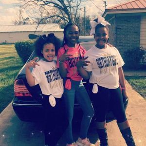 Meet your Posher, Caitlin